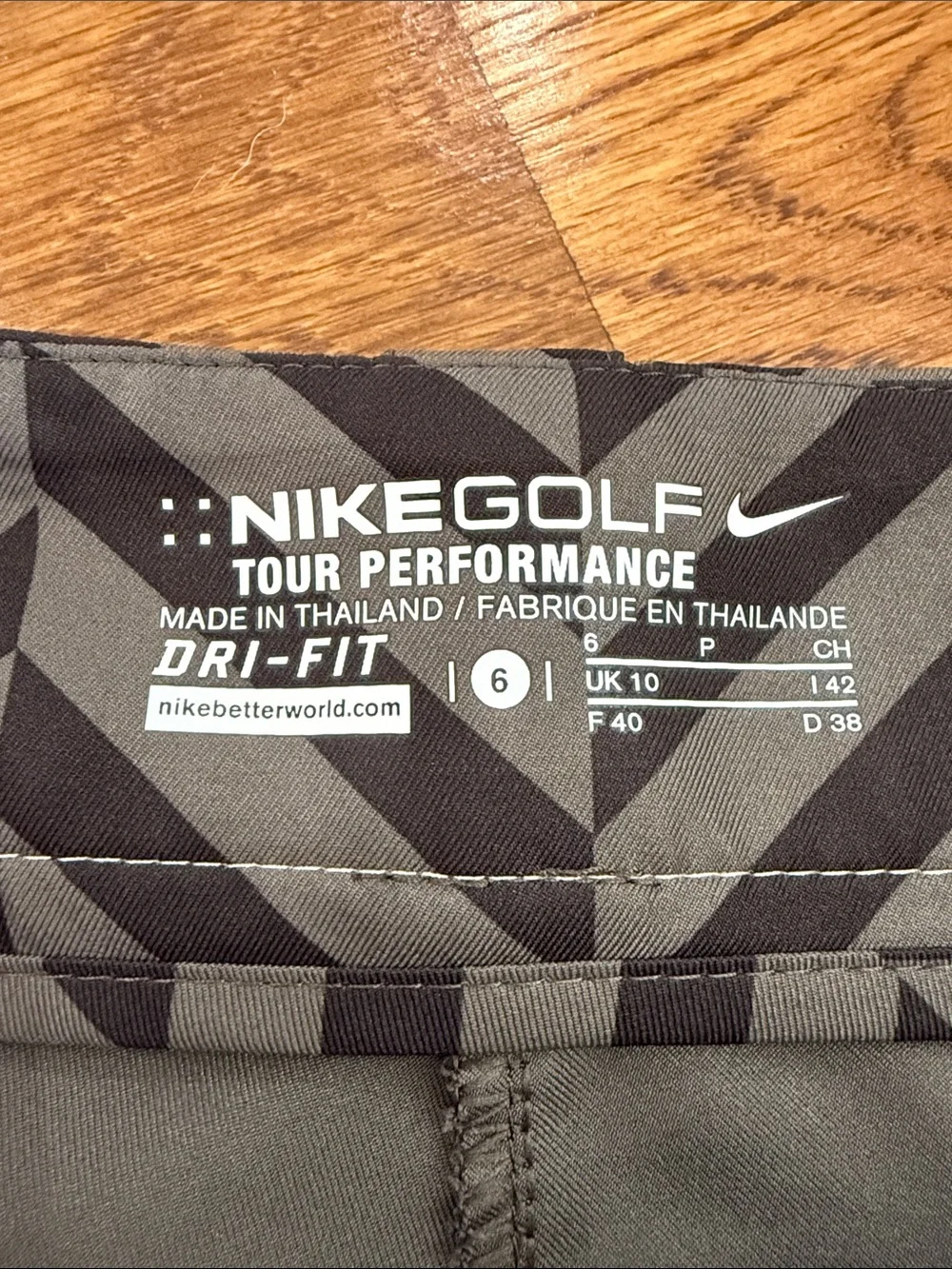 Nike Golf Tour Performance Dri-FIT Chevron Shorts Women’s 6 Green Black